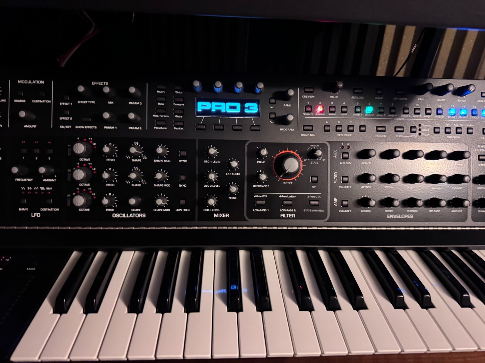 Modal Electronics Ltd Cobalt8 37-Key 8 Voice Extended Virtual Analog Synthesizer