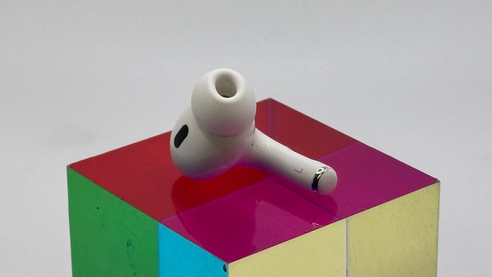 AirPods Pro 2nd Gen Left Earbud Only Apple A2699 OEM Replacement