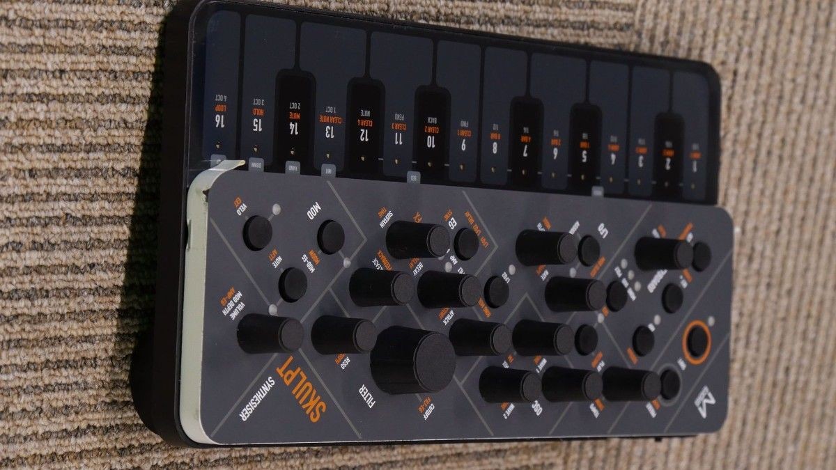 Modal Electronics SKULPT Synthesiser Virtual Analog Synth Tested Near Mint