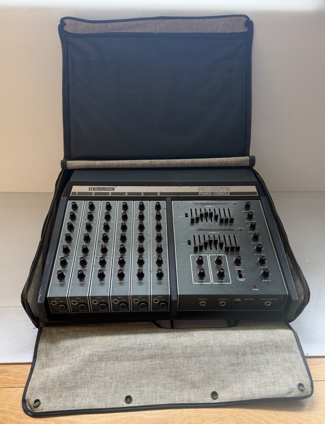 Vintage SHURE ProMaster Power Console Mixer Model 700 With Case AS IS UNTESTED