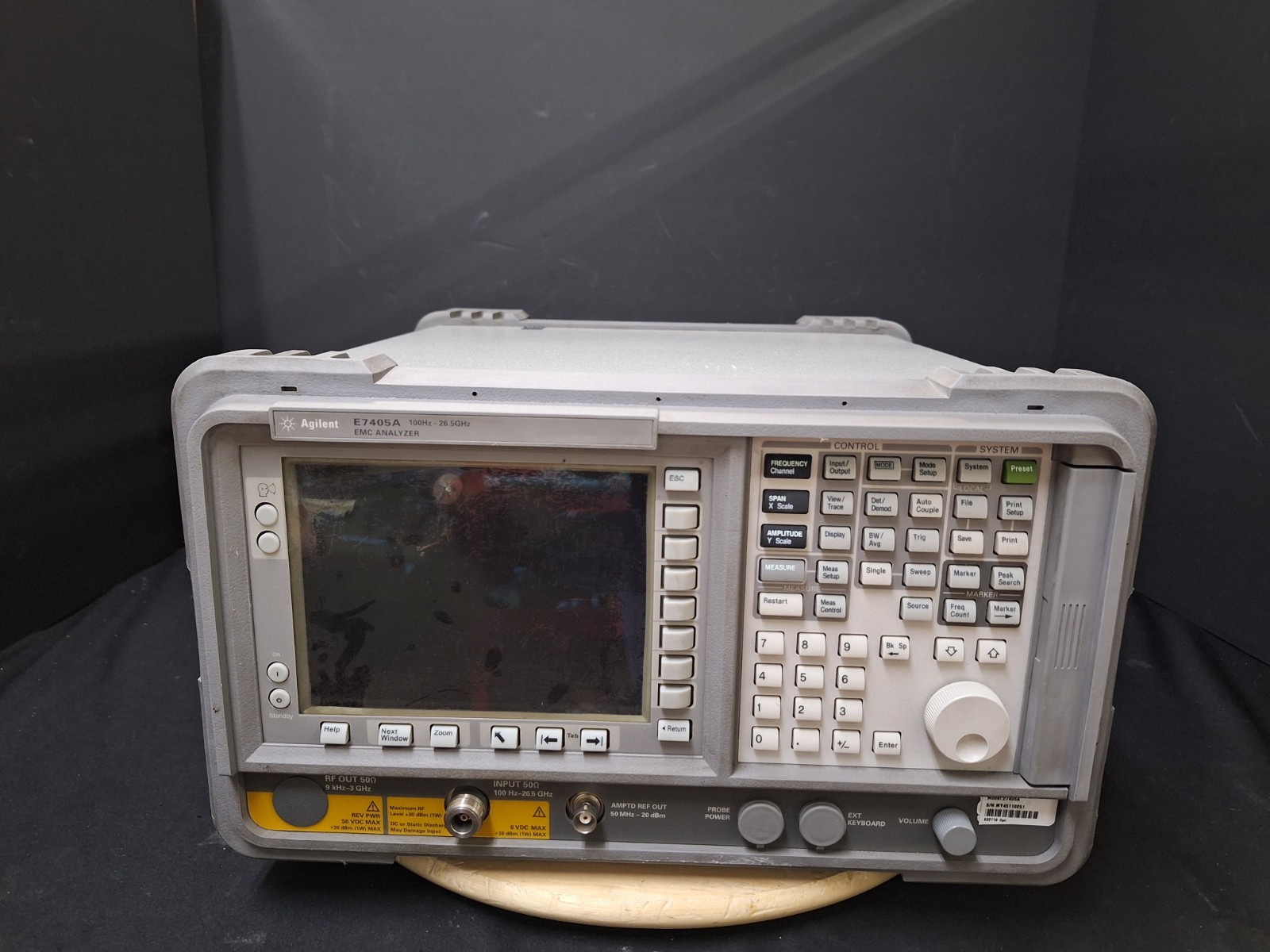 Agilent E7405A EMC Spectrum Analyzer,  26.5 GHz  UKB 060 1DS 1DR B72 1D5..(0251)