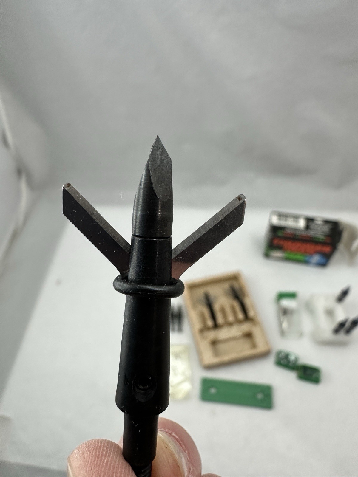 Various Archery Broadheads Assorted Lot Bow Arrow Accessories - Thunderhead 100