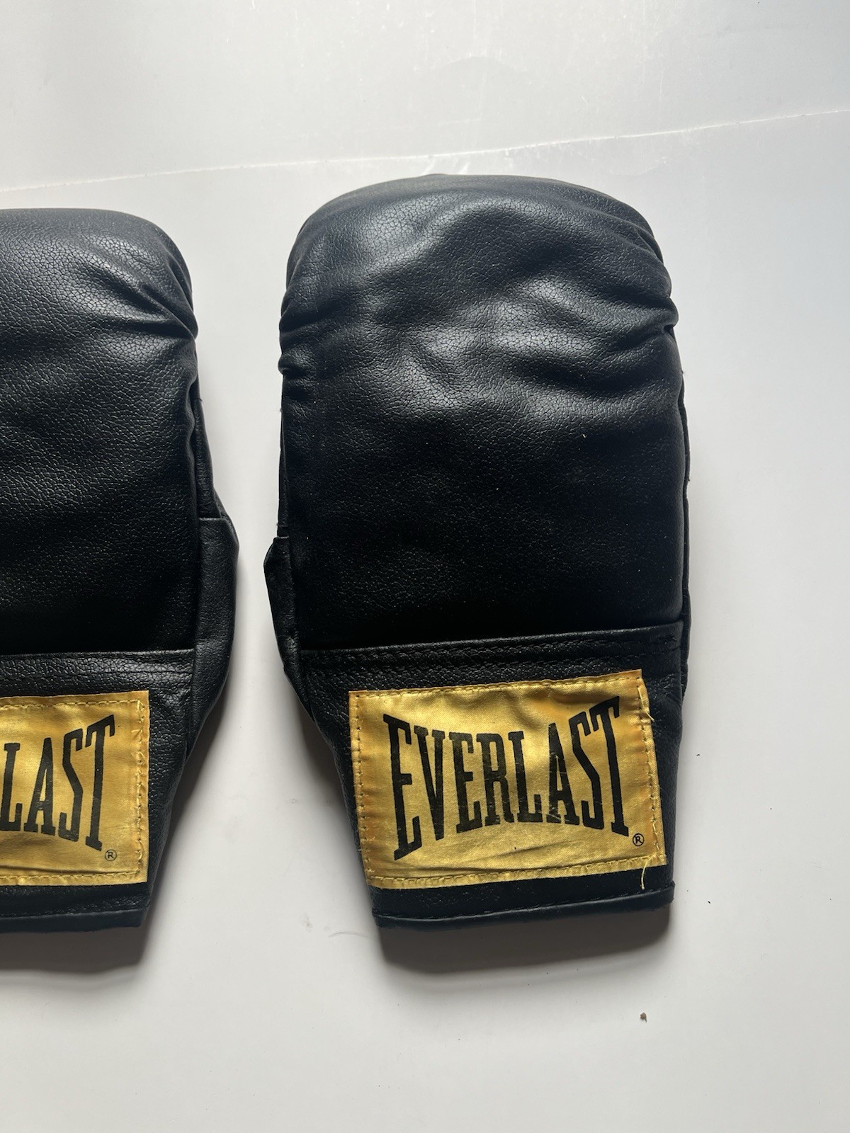 Everlast Boxing Gloves S/M Preowned Excellent Condition