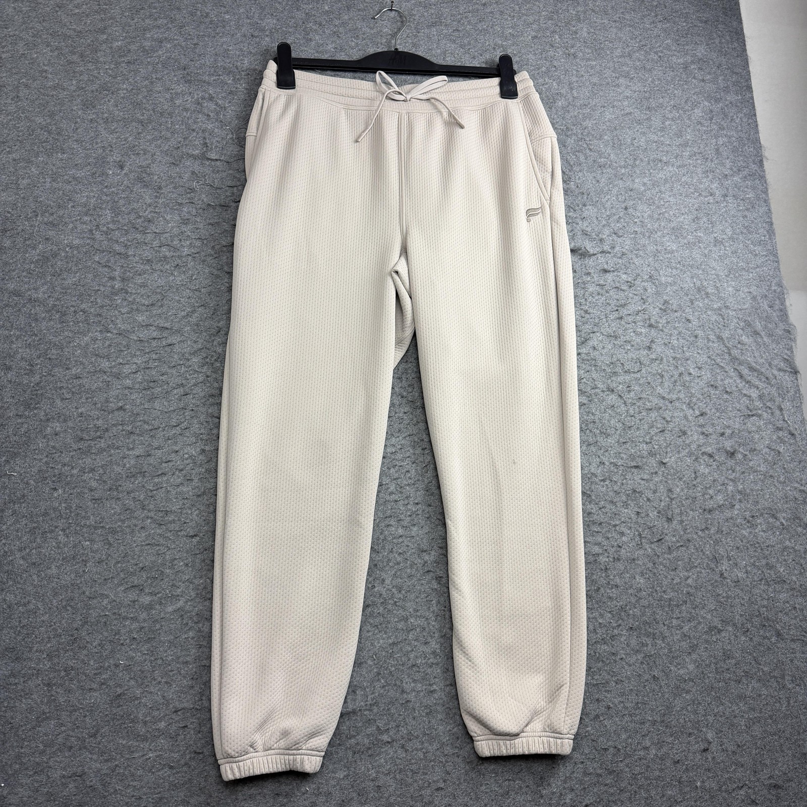 Fabletics Textured Knit Jogger Pants Mens Medium Beige Elastic Cuff Performance