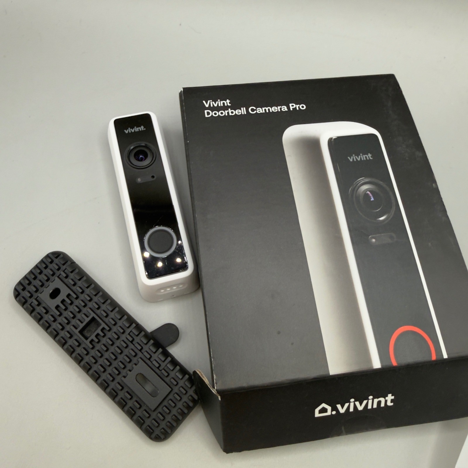 Vivint Doorbell Camera Pro VS-DBC300-WHT Home Security Tested & Working