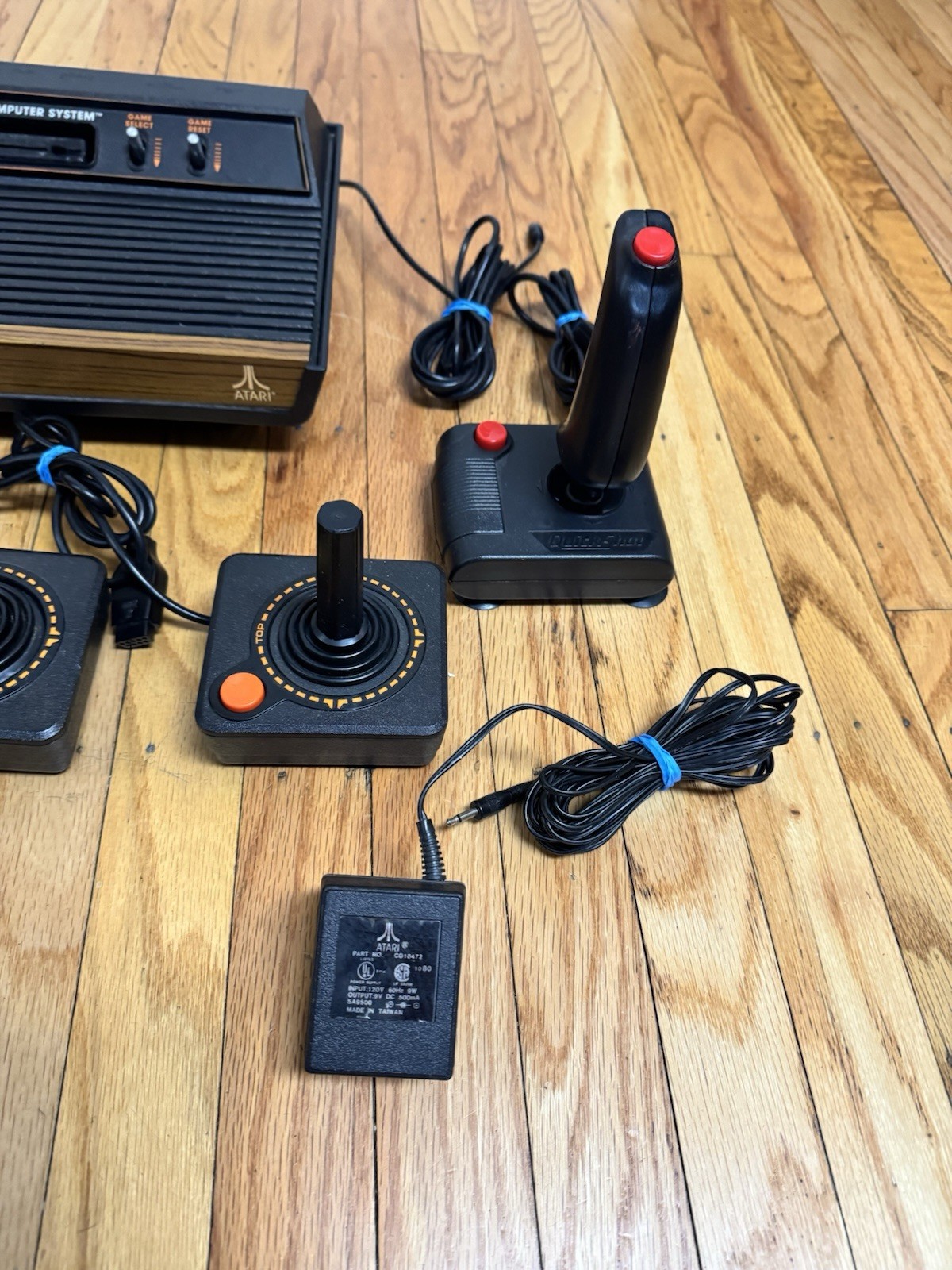 Vtg Atari 2600 System Console Manual Inserts Games Joystick Paddles Power WORKS