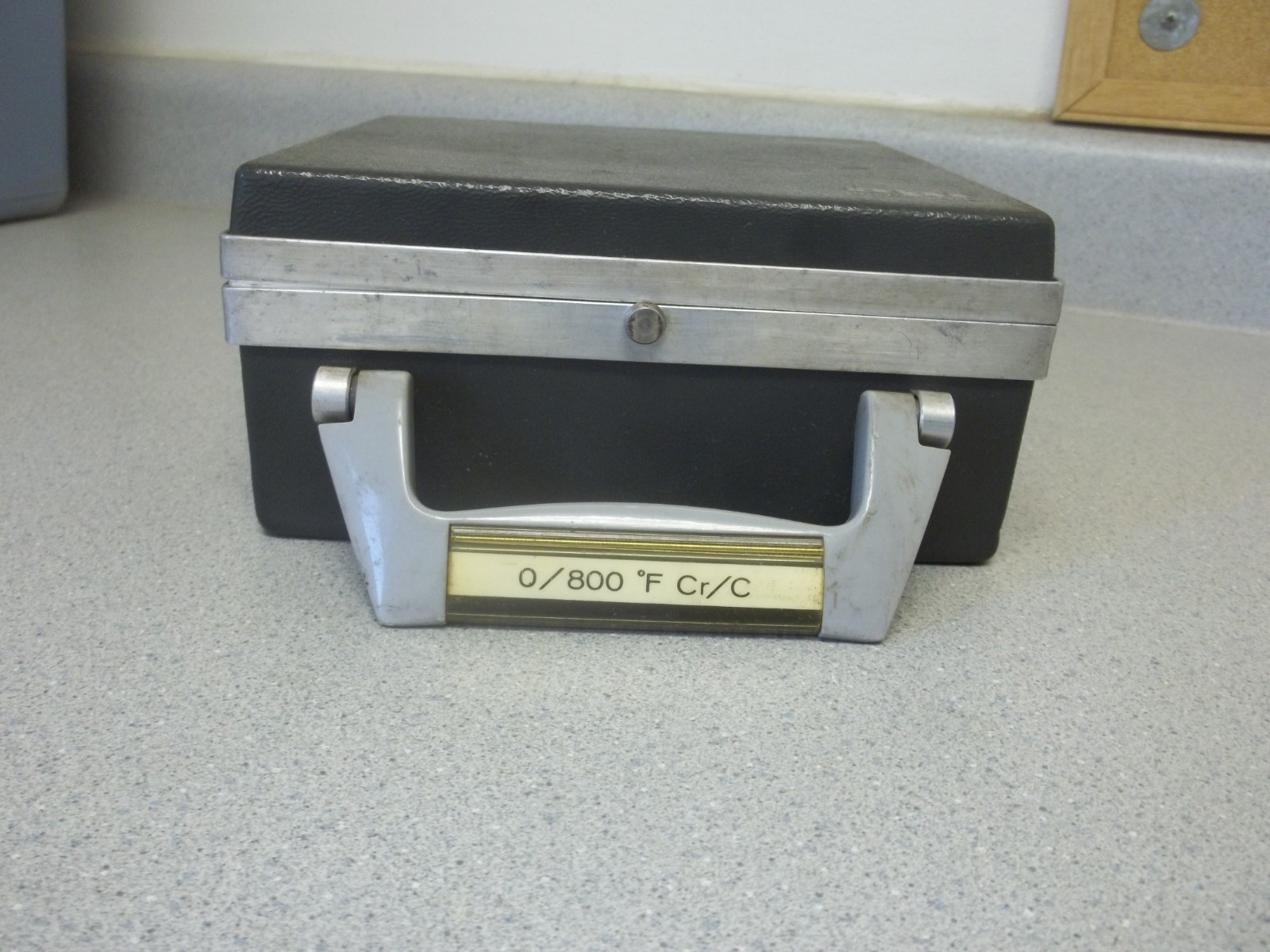 Pyrometer model 6020 with some probes 0/ 800 F