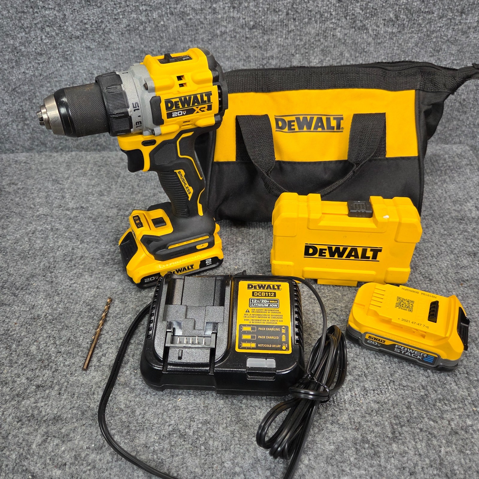DeWalt DCD800 Electric Drill 2 Batteries Charger Bag & Bit Set (Tested & Works)