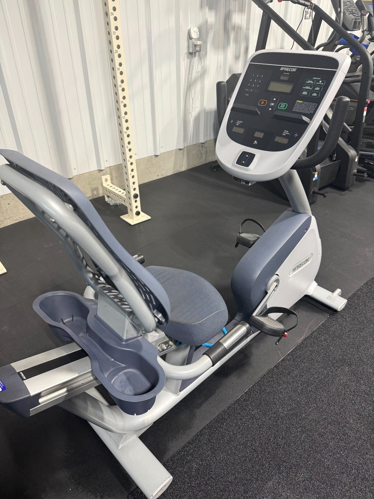 Precor RBK 815 Recumbent Bike w/p10 Console