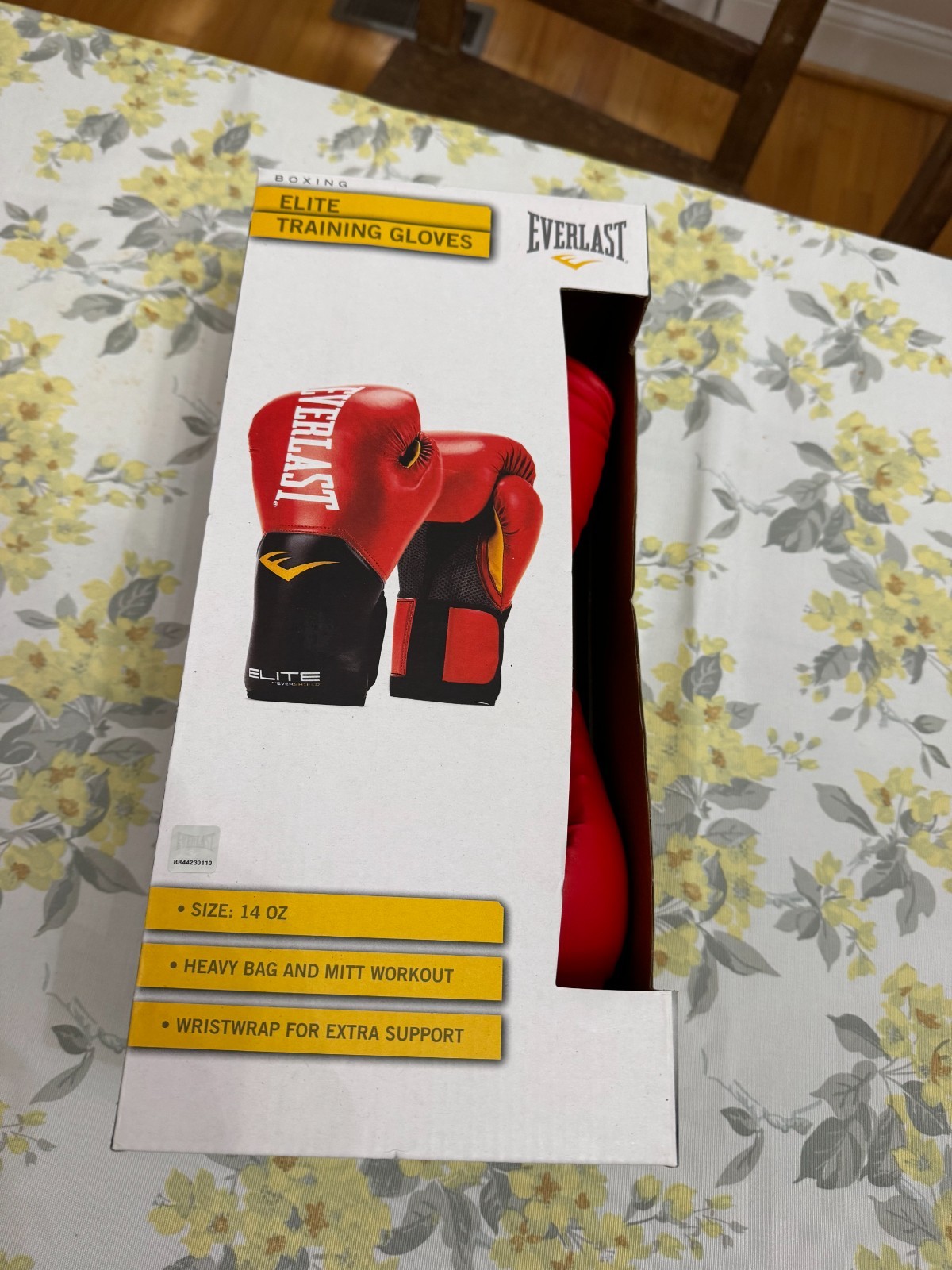 New Everlast ELITE Gloves 14 oz Red  Boxing Gloves