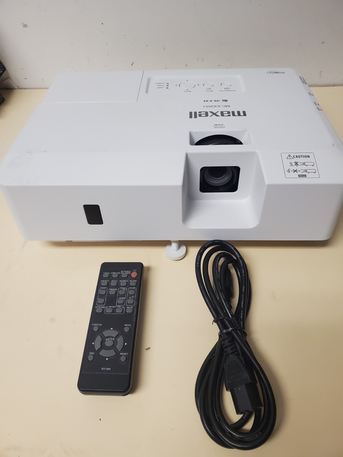 Maxell MC-EX3551 3LCD Projector 3700 ANSI 1080p HDMI - 1434 Hours
