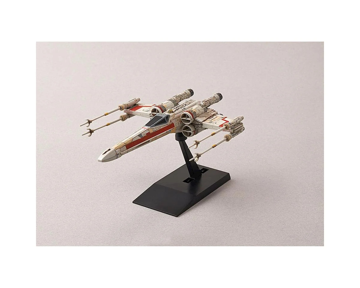 Bandai X-Wing StarFighter "Star Wars" 1/144 Plastic Model Kit [BAS2322882]