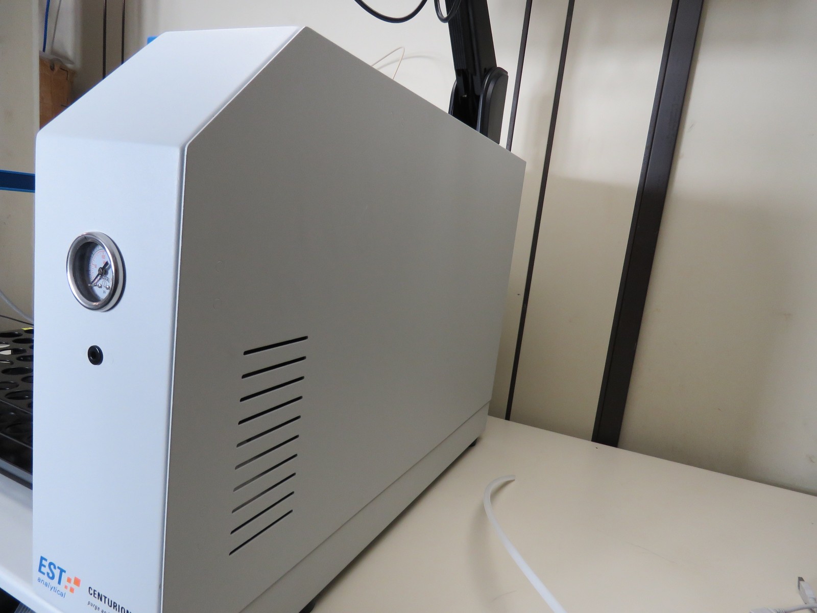 EST Analytical CENTURION W (Water-only) purge and trap autosampler