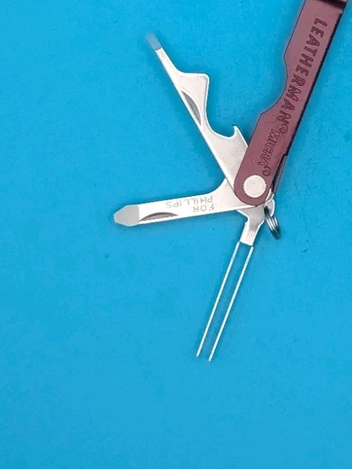 Leatherman Micra Multi-Tool, Knife, Scissors, Key Ring, Maroon! *IVAN ALEXANDER*