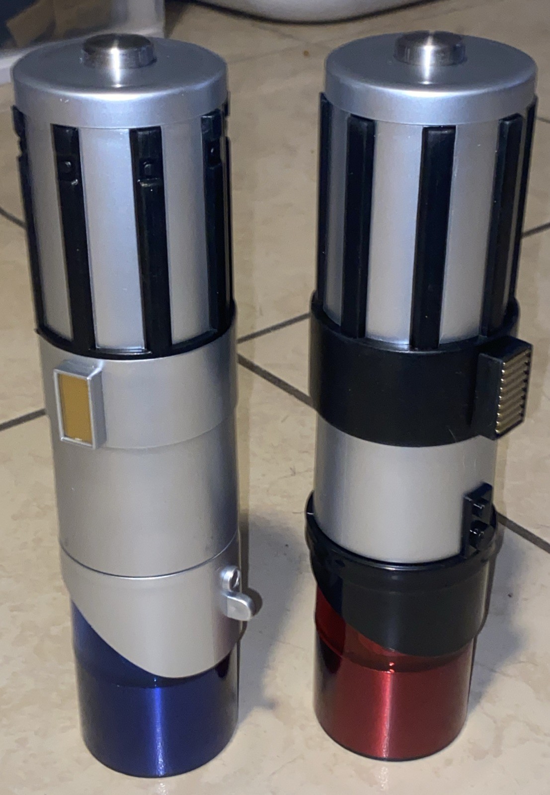 Star Wars Lightsaber Electric Salt & Pepper Mill Grinder Uncanny Brands Light Sa