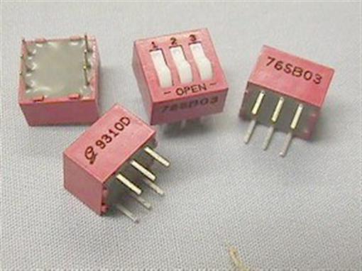 10 Grayhill 76SB03 Raised Rocker 3pos. DIP Switches