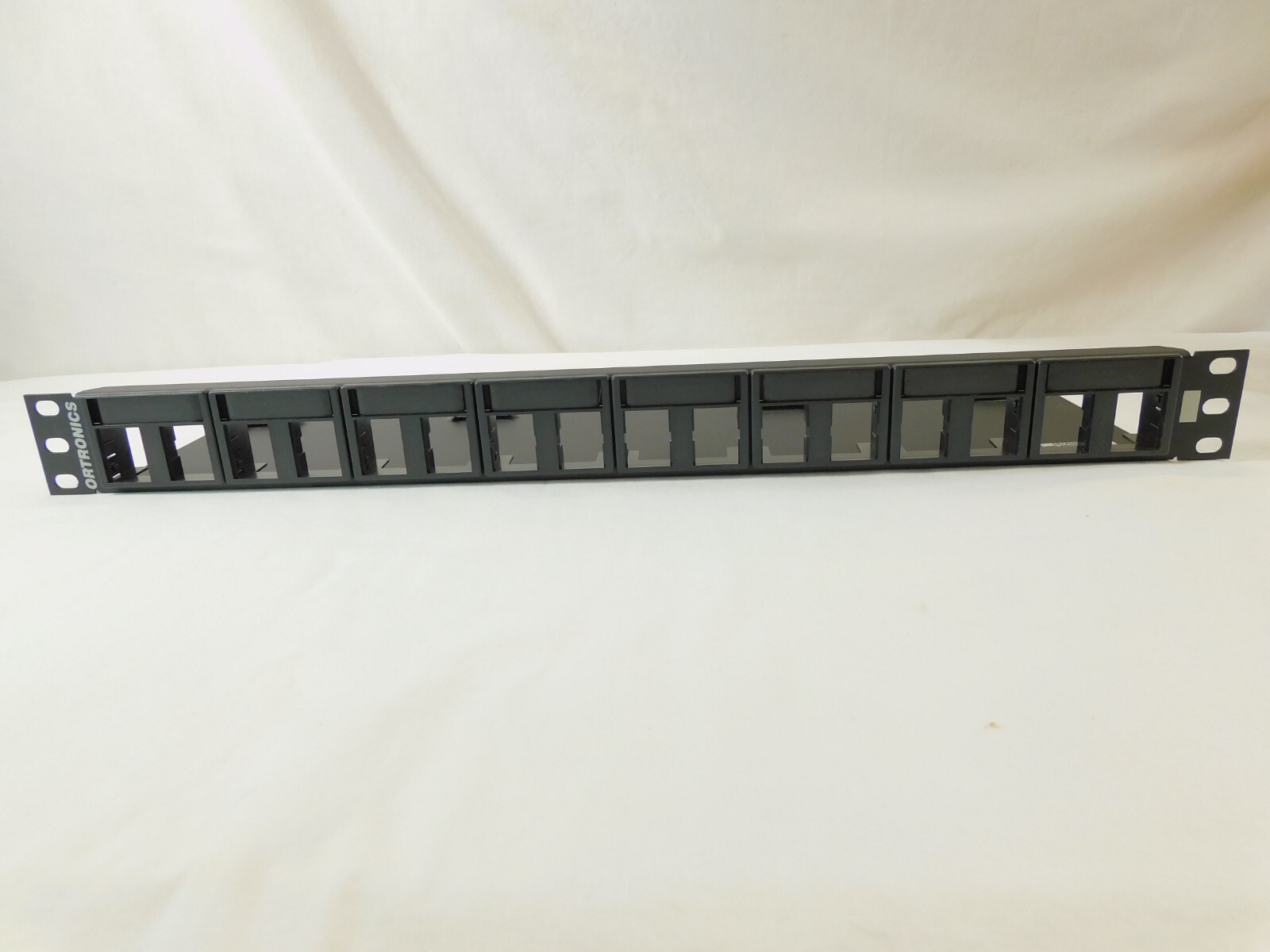 TracJack Patch Panel Kit for 16 modules 401045289 Ortronics - Unloaded - NEW