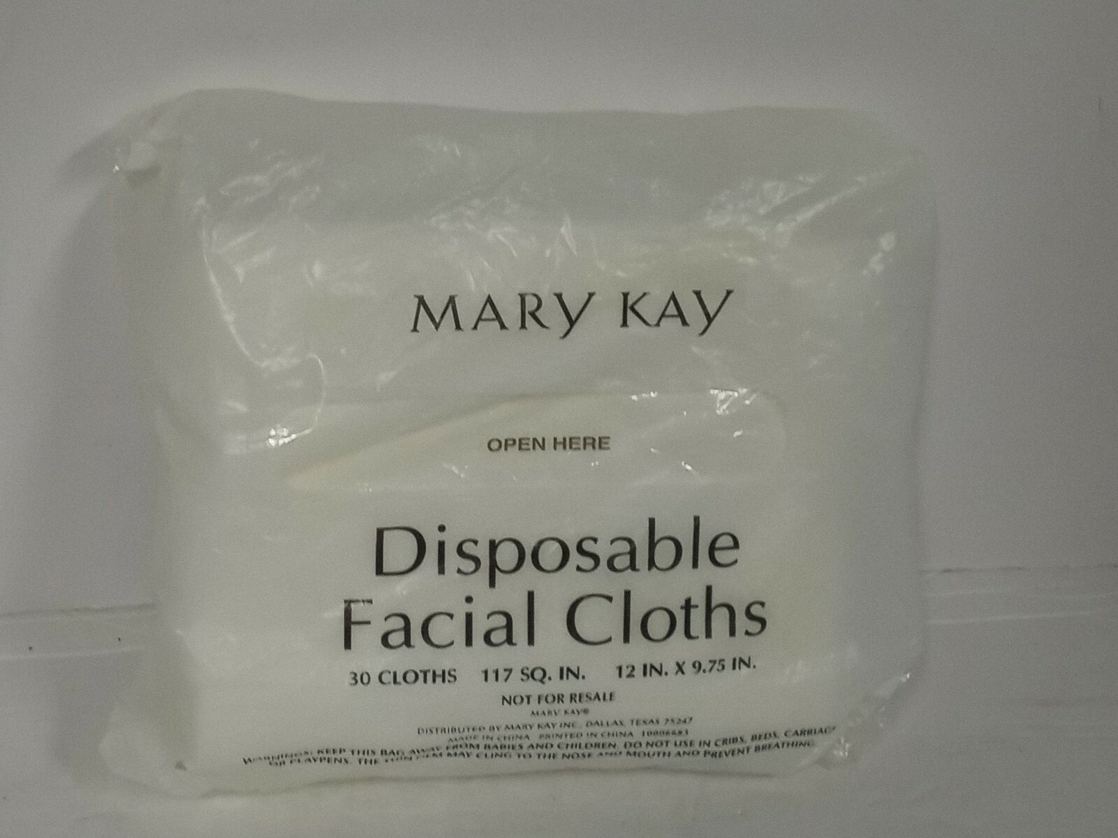 New Mary Kay 30 Pack Disposable Facial Face Cloths 12” X 9.75” Makeup. Sealed