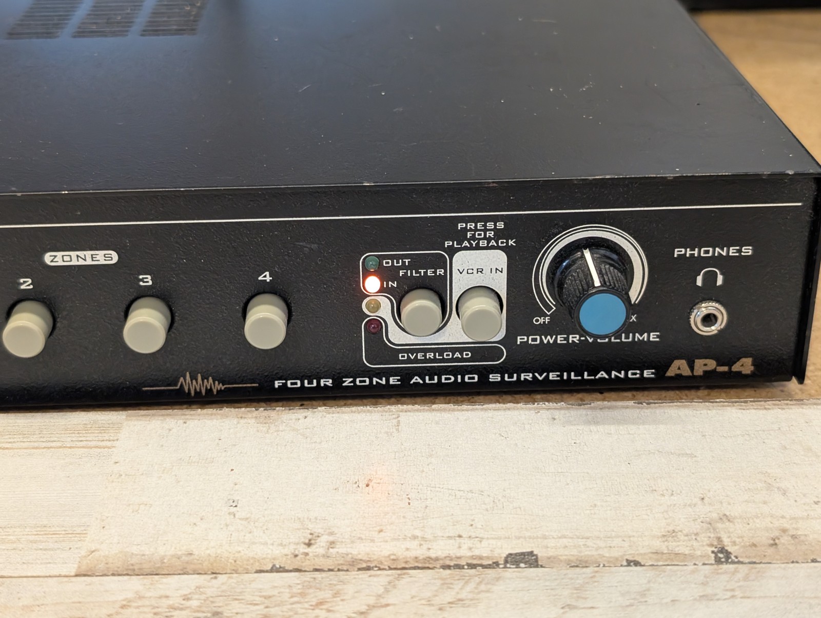 Louroe Electronics AP-4 Four Zone Audio Surveillance Mixer Amplifier w/ AC