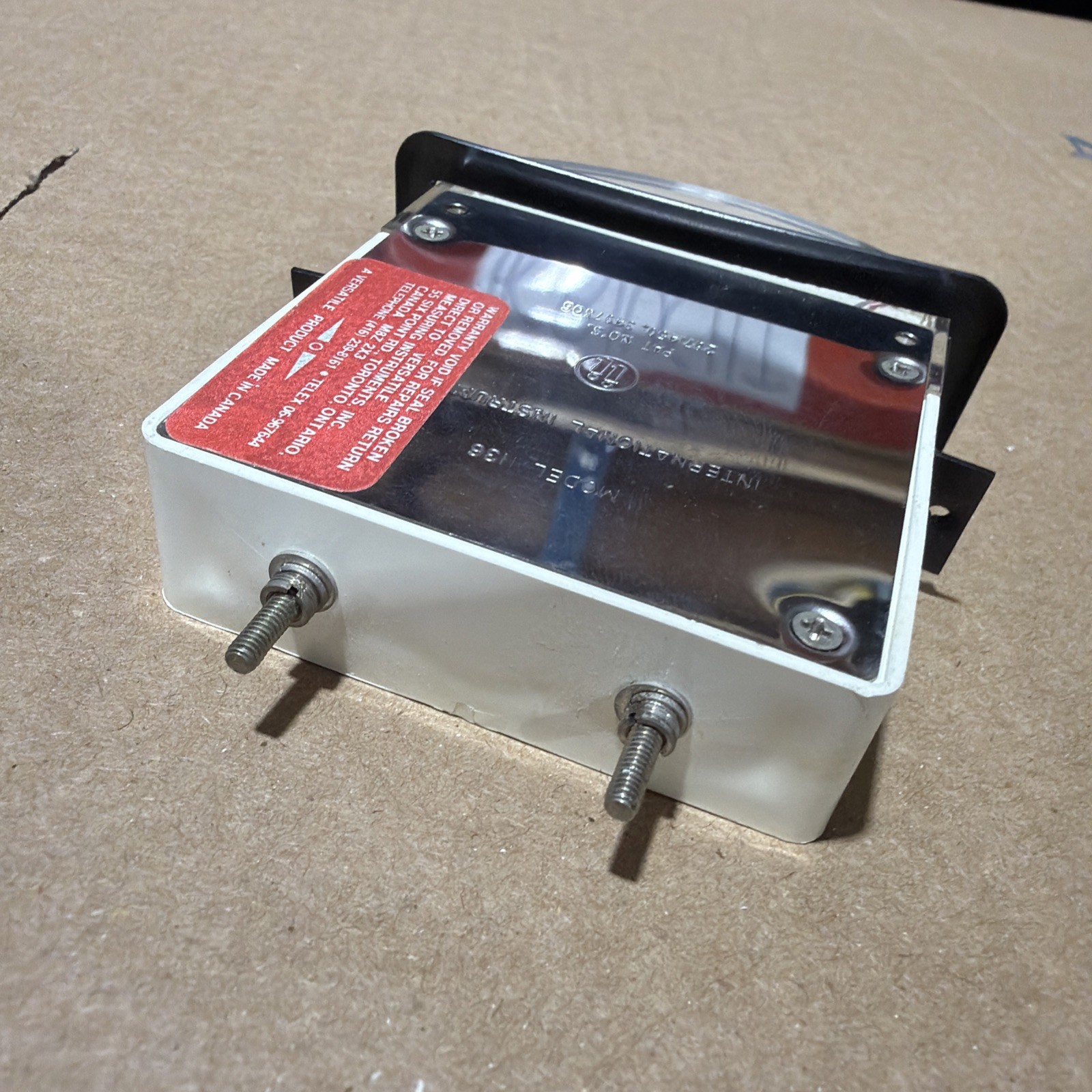INTERNATIONAL INSTRUMENT 1136 VERTICAL METER