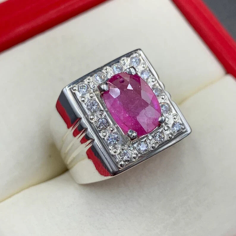 Handmade item Materials: Silver Gemstone: Sapphire Gem colour: Blue Band colour: