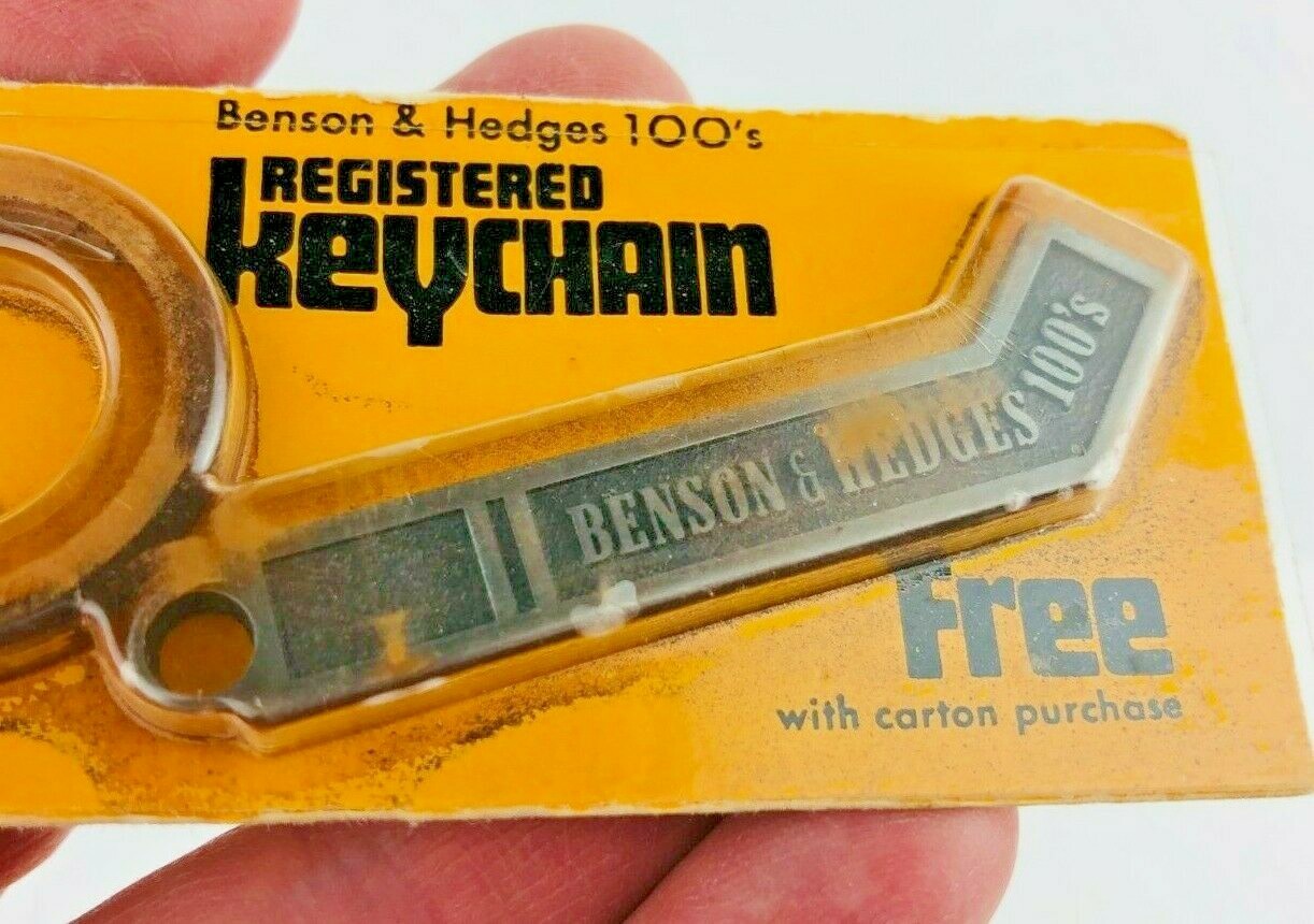 Benson  Hedges 100's Metal Cigarette Vintage Keychain Tobacco Keyring Logo *E149