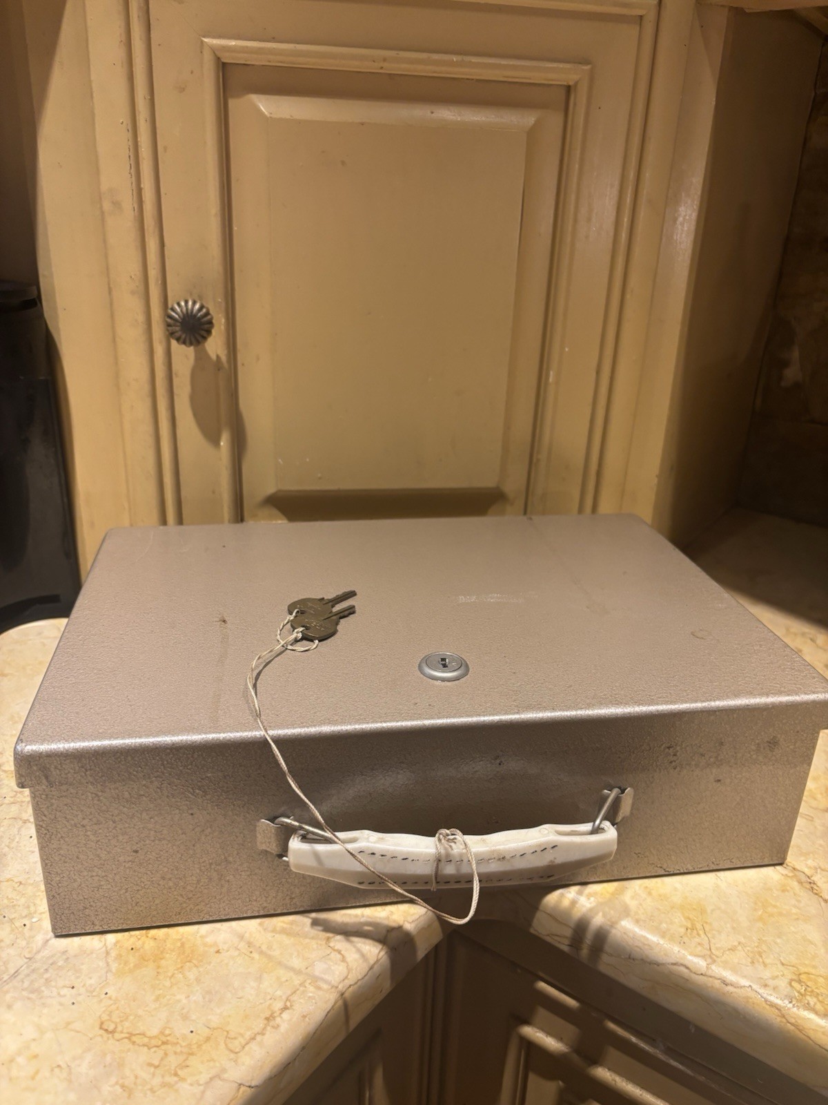 Vintage Heavy Duty SECURITY LOCK BOX w/two Keys