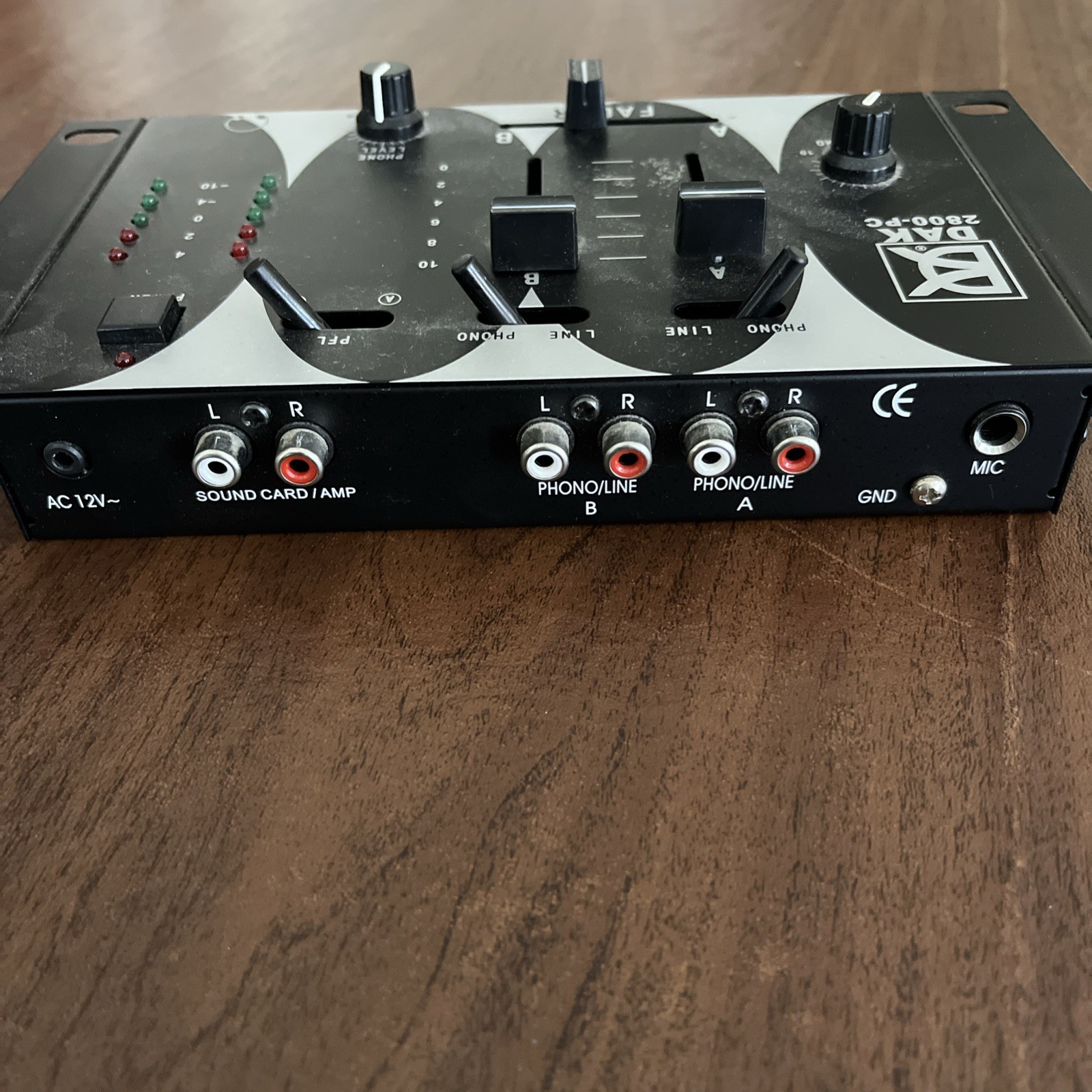 DAK 2800-pc Phono Preamp Interface Mixer 12v with Adapter