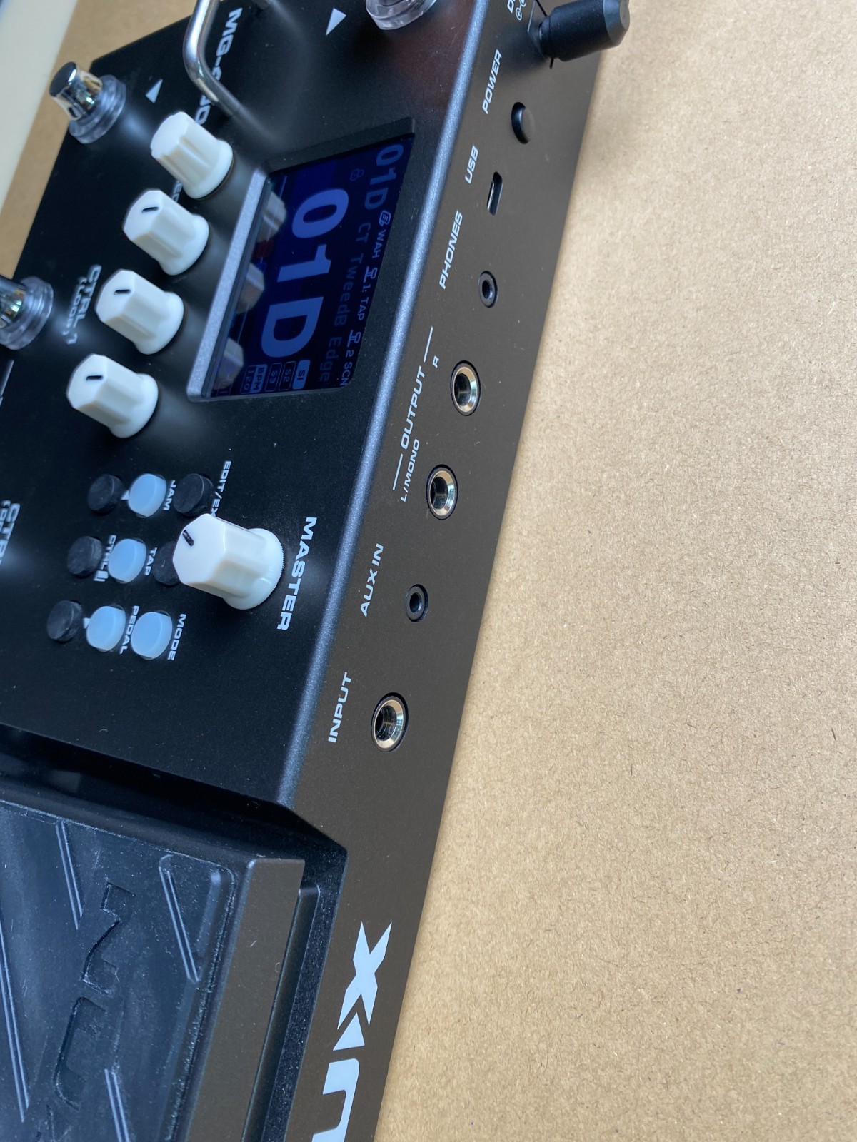 NUX MG-400 Dual DSP Modeling Guitar and Bass Effect Processor Pedal Black