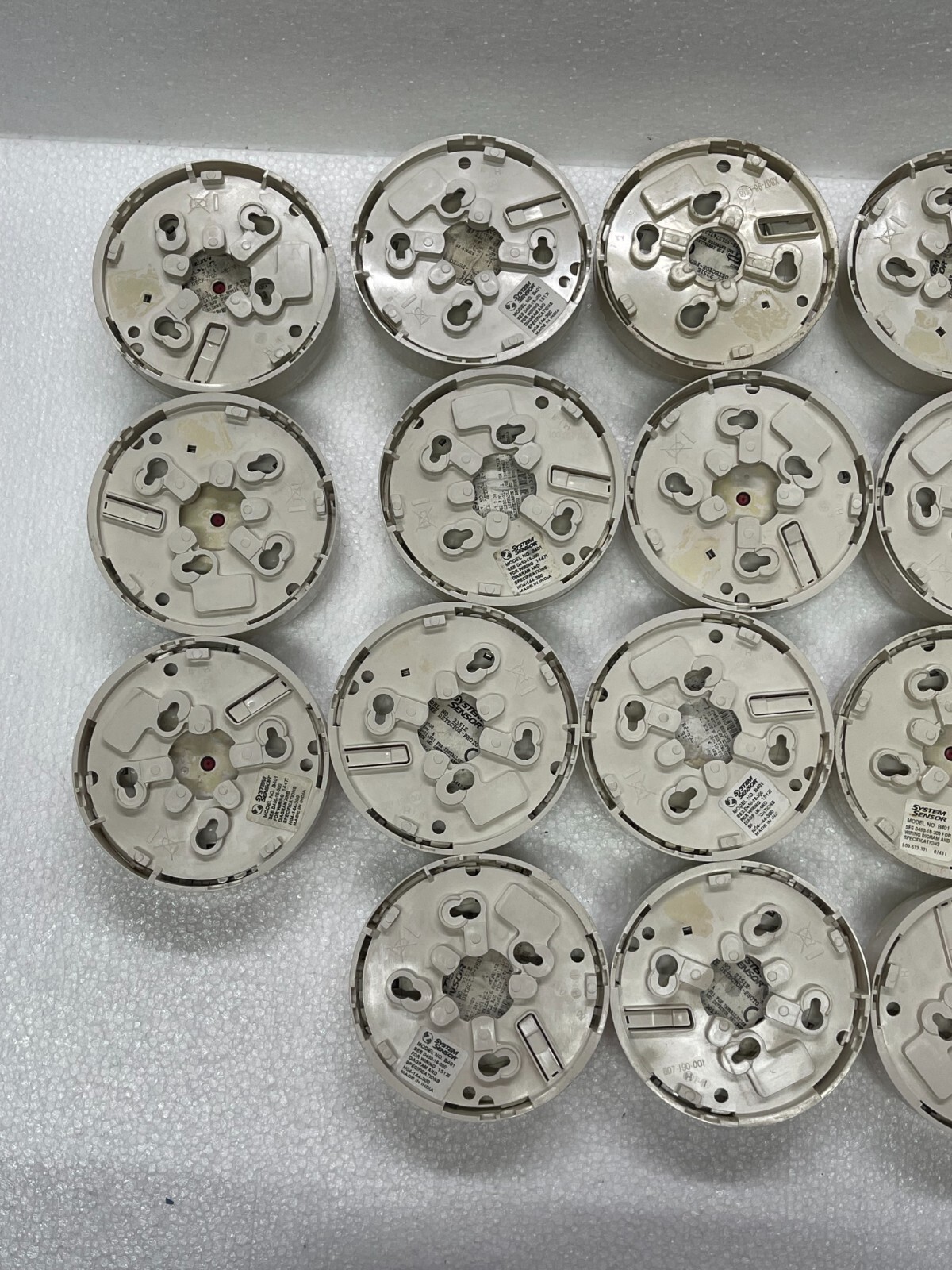 25pcs of System Sensor Model 2351E Smoke Detector With System Sensor Base B401
