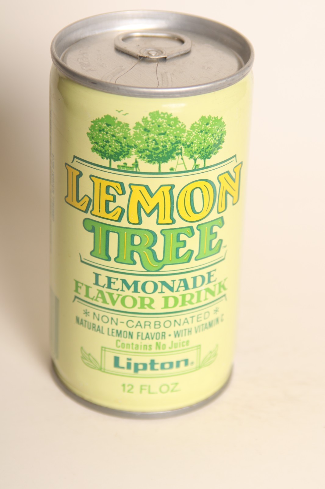 Lemon Tree Lemonade soda can