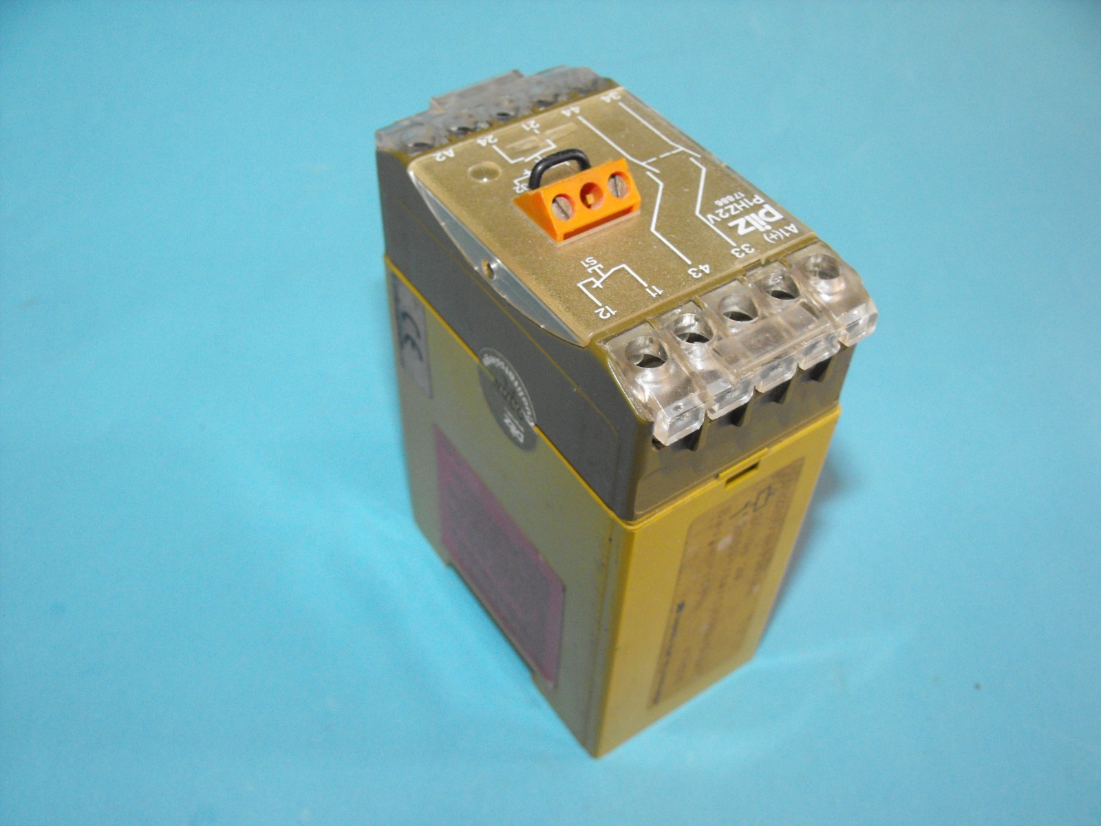 PILZ P1HZ2V.17886.SAFETY RELAY 24VDC 240VAC 6A.474505.USED