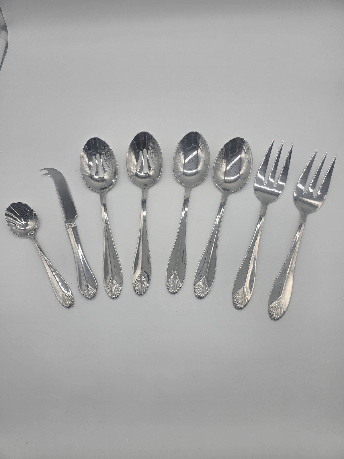 Heritage Mint Ltd SAFRANO Serving Set 8-Piece 18/10 Stainless Steel