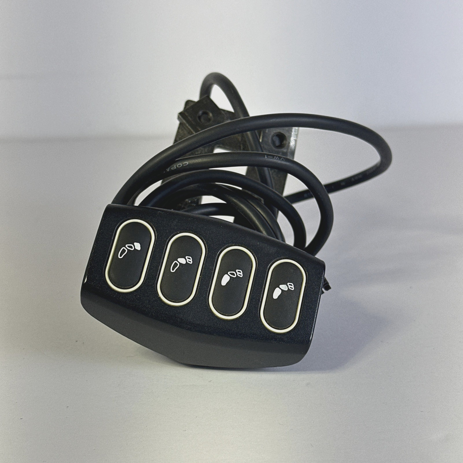Q-LOGIC 4-FUNCTION POWER SEAT KEYPAD (CTL123218) FOR QUANTUM POWERCHAIRS| #AC763