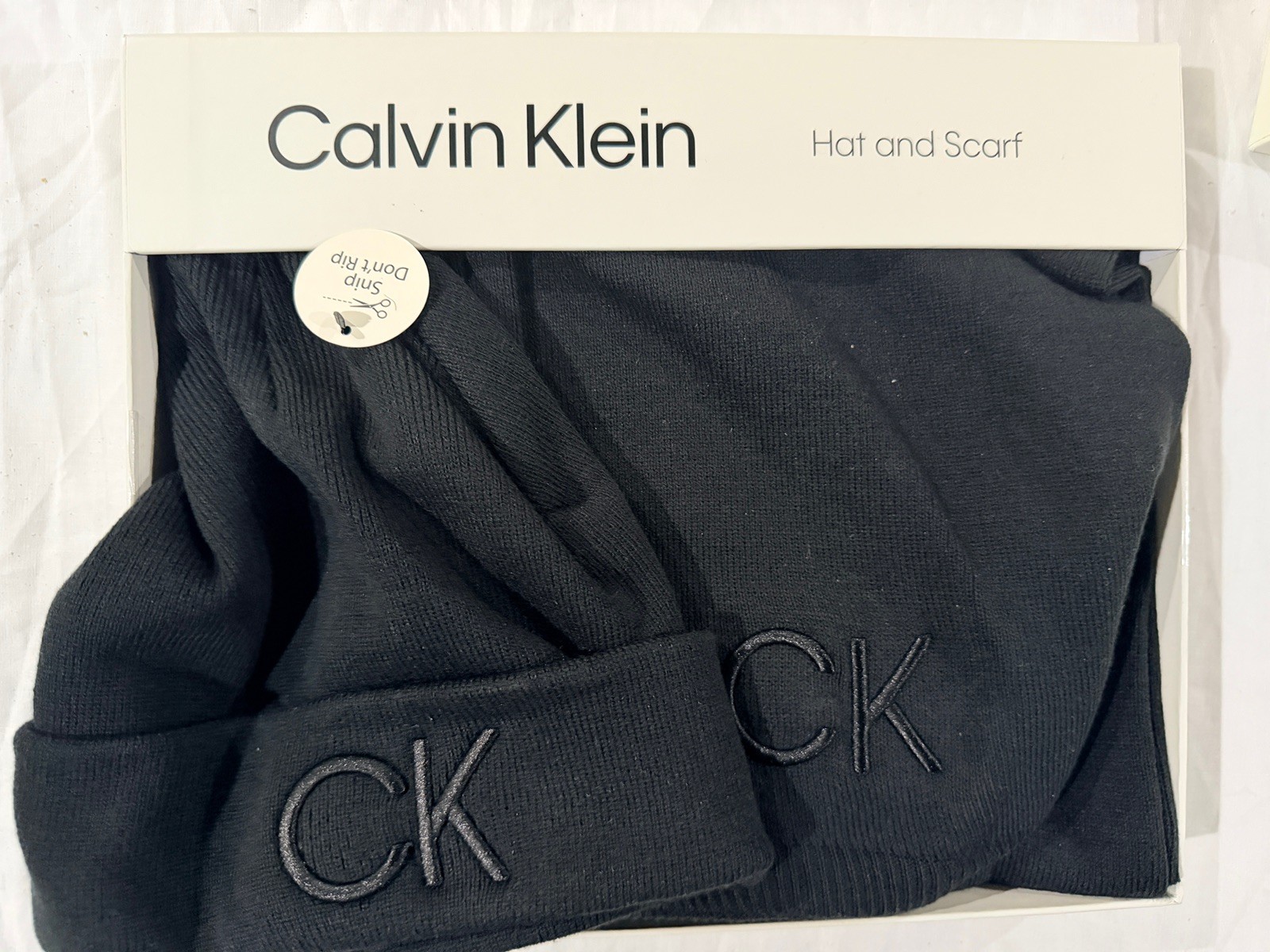 NWT Calvin Klein Hat and Scarf One Size Fits Most Black/Black Beanie H3