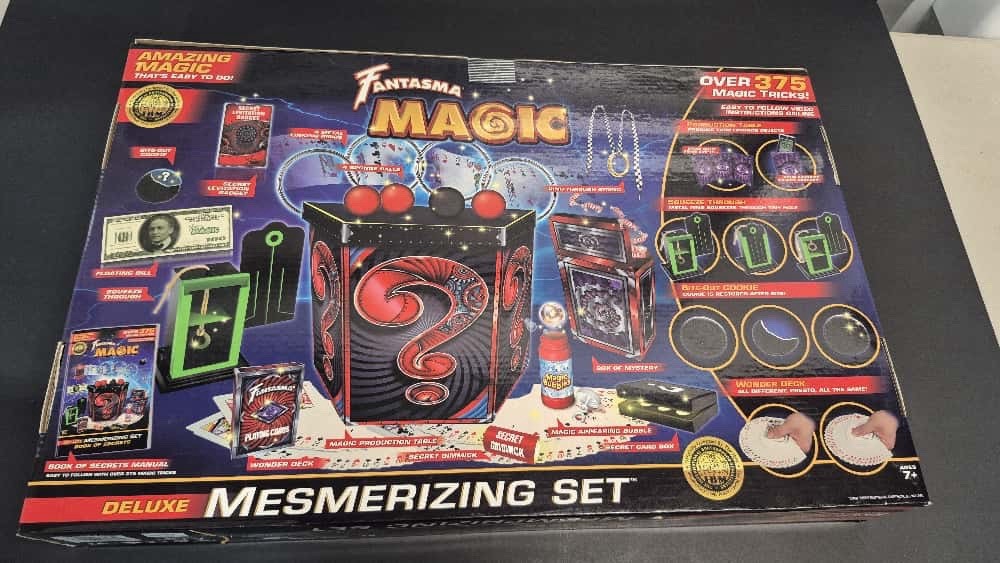 Fantasma Deluxe Mesmerizing Magic Set with 375+ Tricks (810EUD) – Supersized New