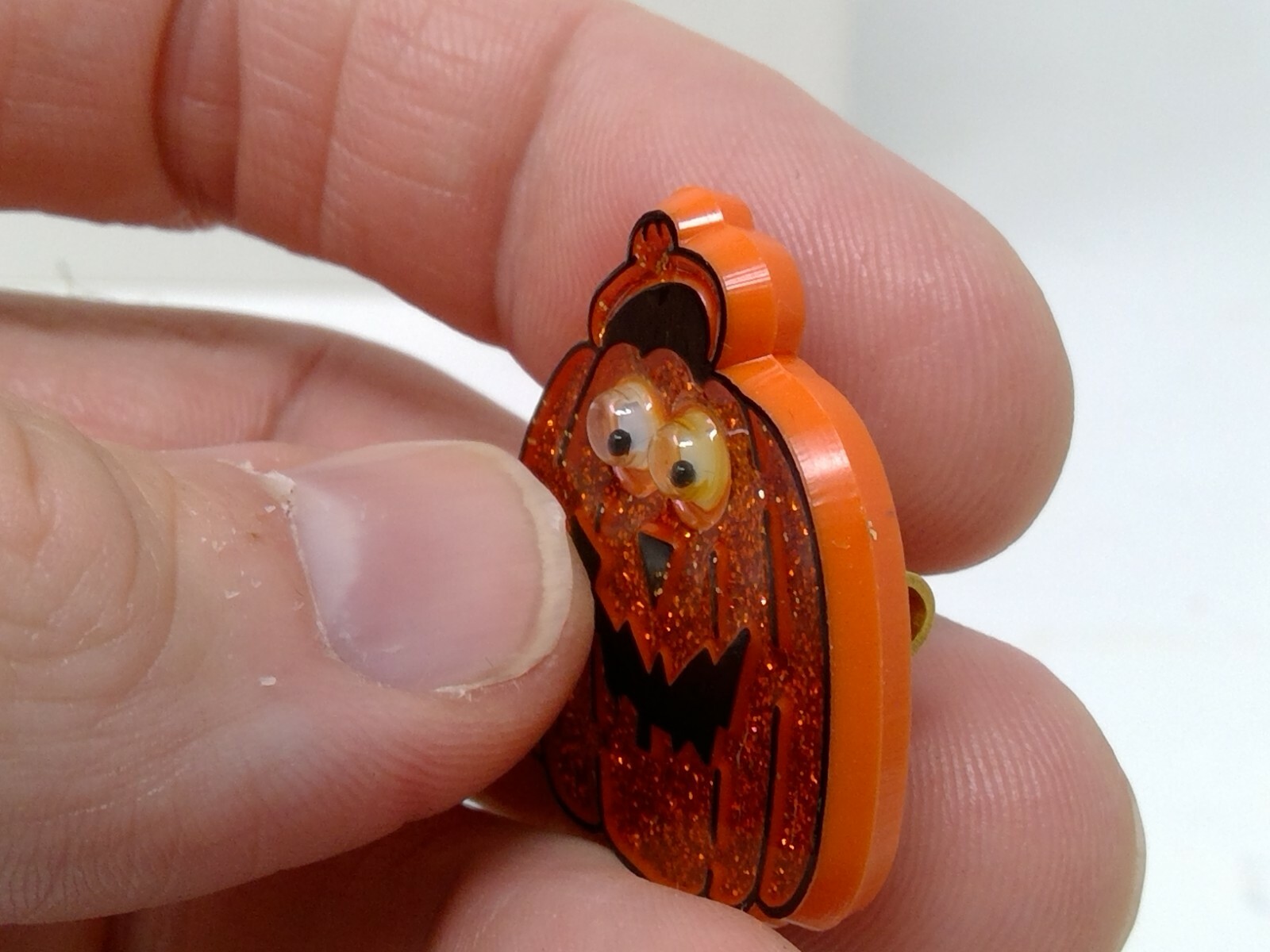 1985 Hallmark Lapel Pin - Glitter & Googly Eye Jack O Lantern Pumpkin