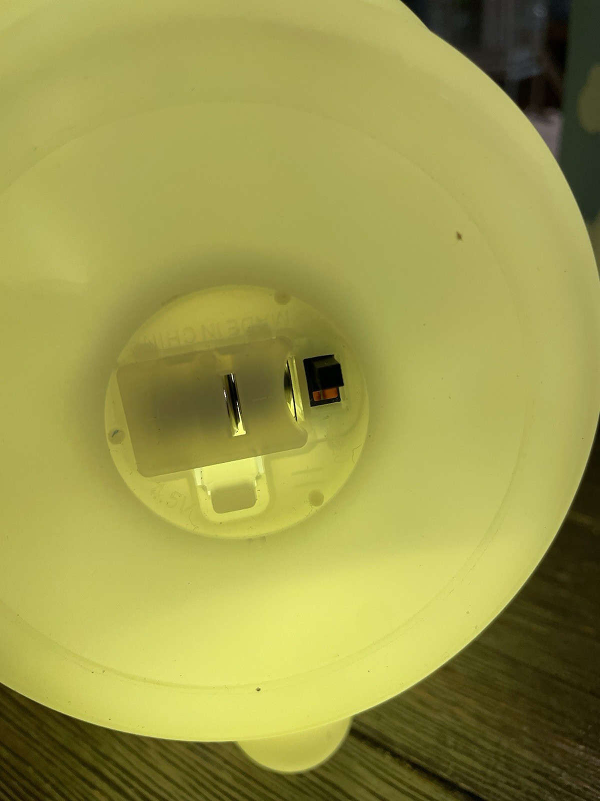 Eccolo White Bunny Ambient Light 7 In X 4 In
