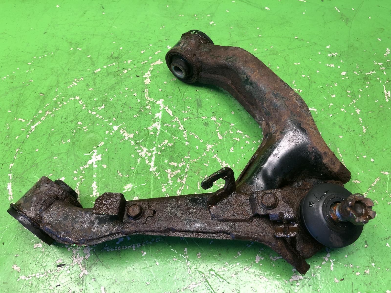 MITSUBISHI SHOGUN  Upper Front Right Control Arm Mk3 (V60) 99-07