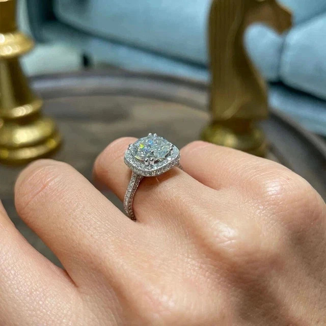 1.80Ct Round Cut Lab Created Diamond Cluster Wedding Ring 14k White Gold Plated
