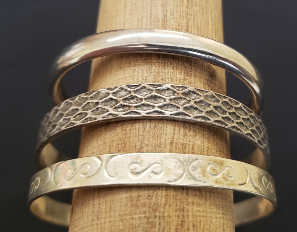 Vintage silver tone embossed handstamp bangle bracelets