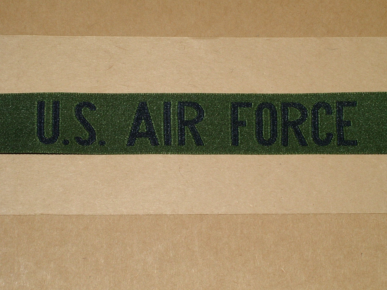 US AIR FORCE TAPE NAME TAG USAF NYLON WOVEN BLUE ON GREEN NSN 8455-01-345-4462