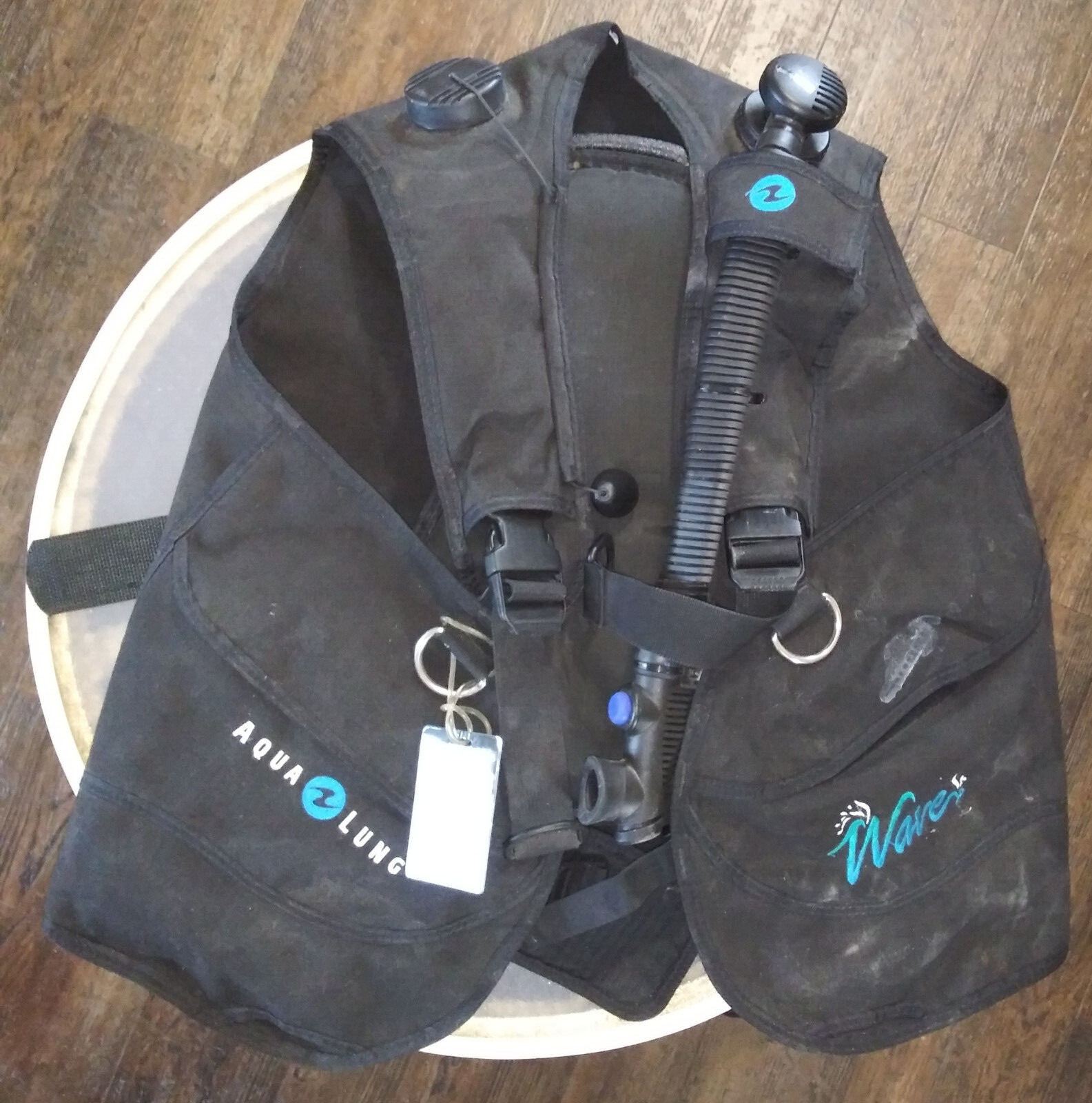 US Divers Aqualung Wave BCD w/ integrated back pack good condition men's LGE