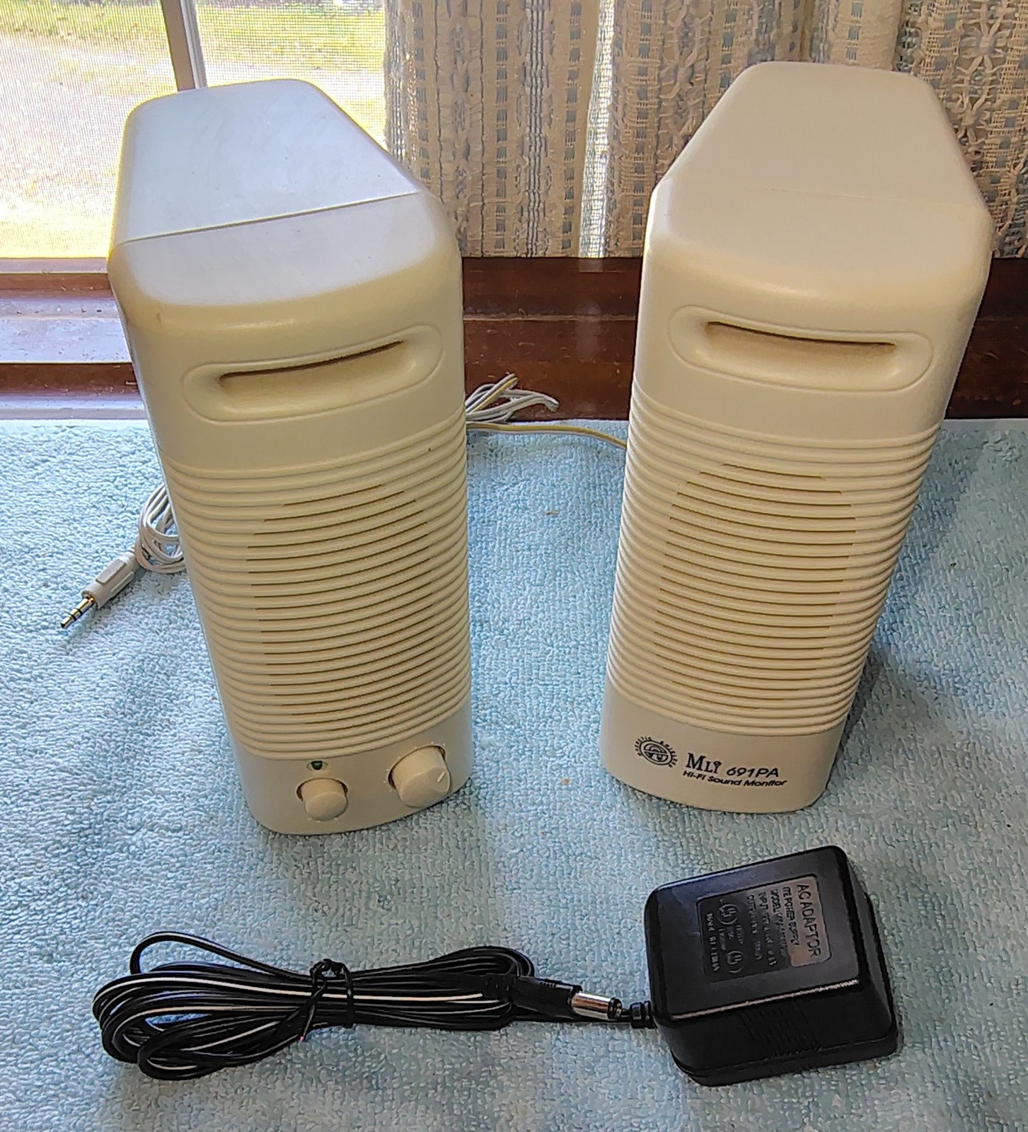 MLI 691PA 1990s Vintage Desktop PC Speakers 3.5mm w/ AC Adapter – Hum Issue