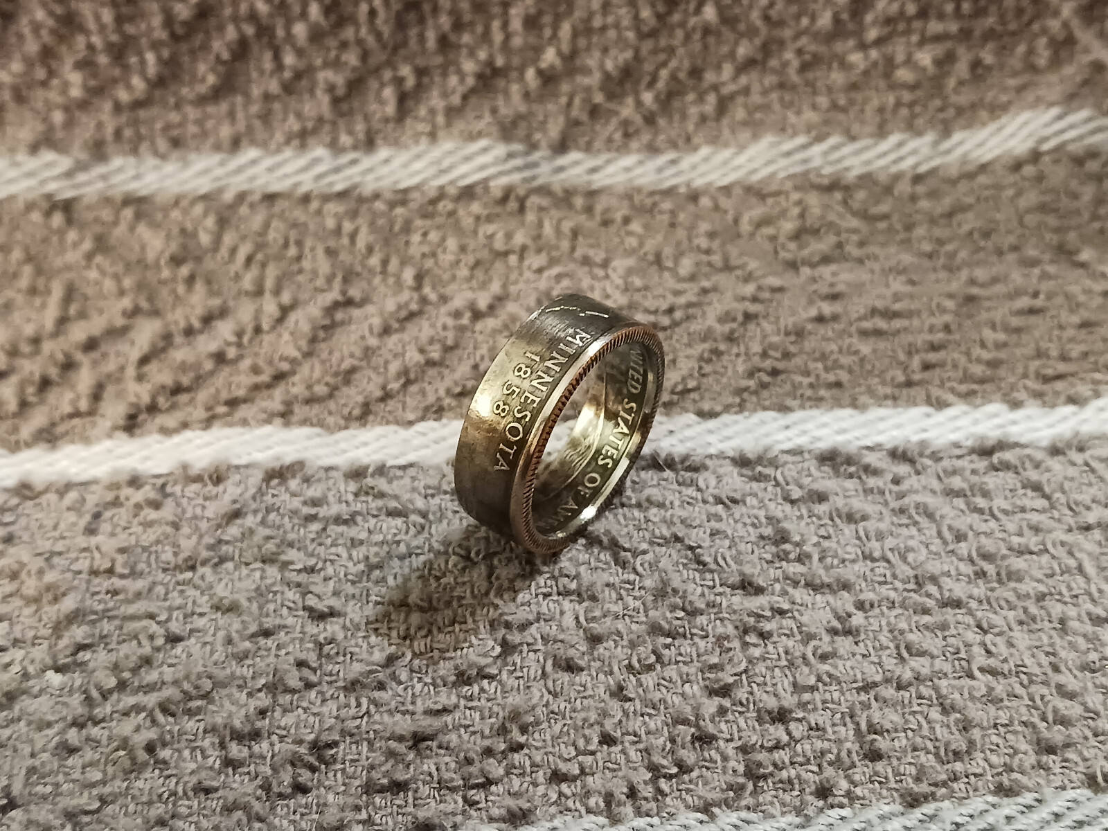 Minnesota Handcrafted Washington Quarters coin ring, size 7 -1/2  2005
