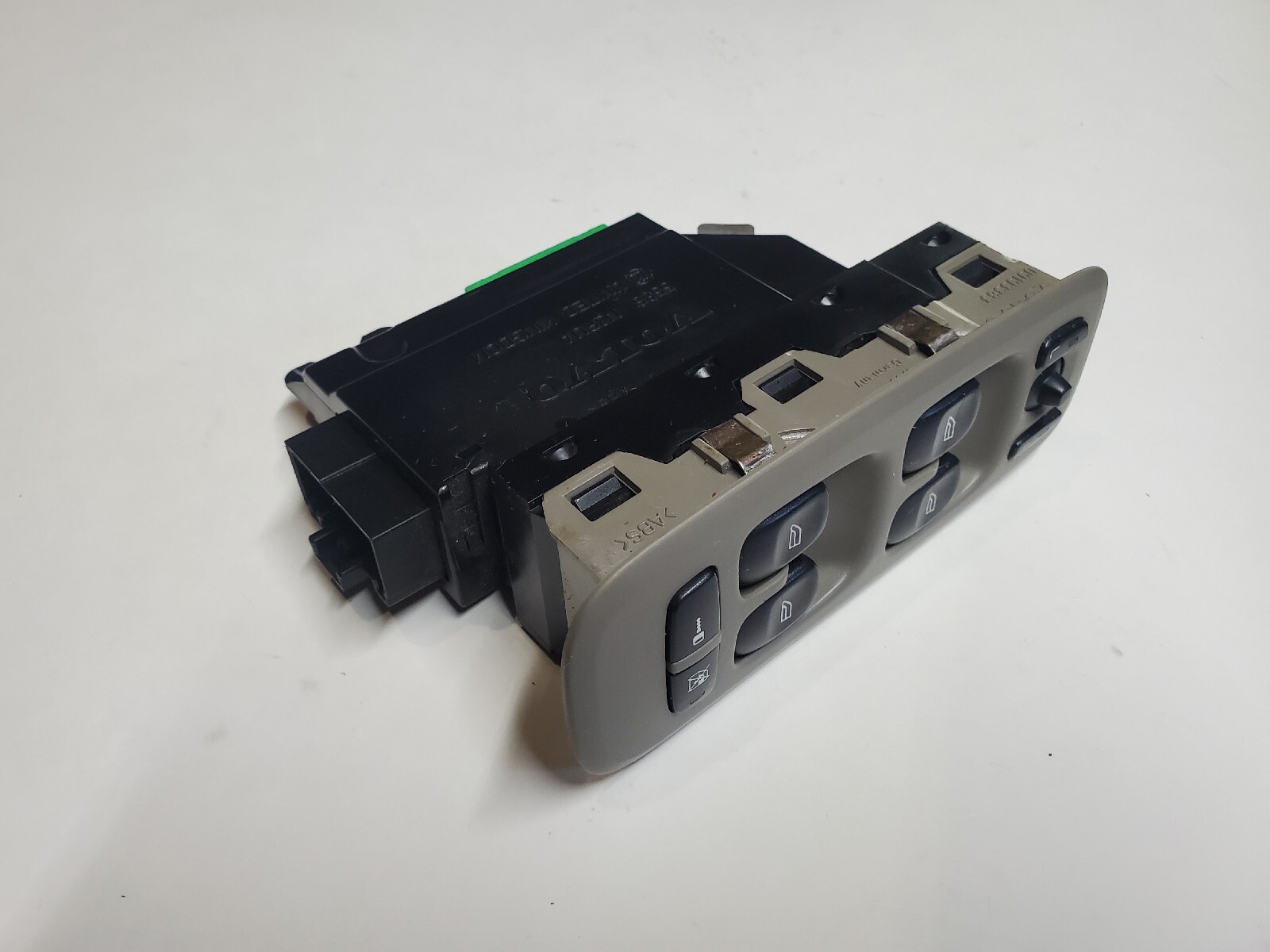 2002-2008 VOLVO S60 S80 V70 XC90 LEFT DRIVER SIDE MASTER WINDOW SWITCH 09193383