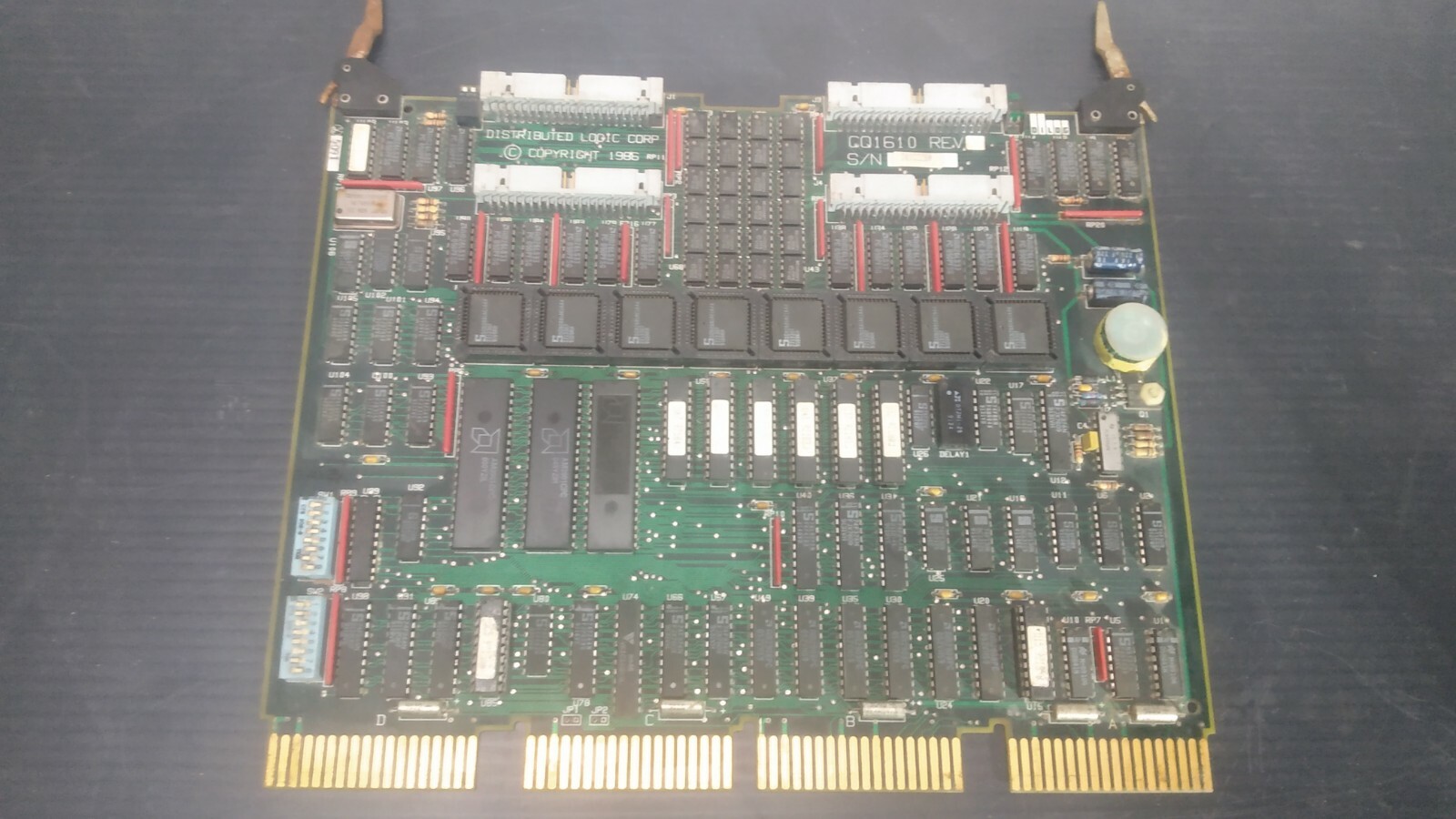Dilog Distributed Logic Corp. CQ1610 Qbus 16 port controller 1986