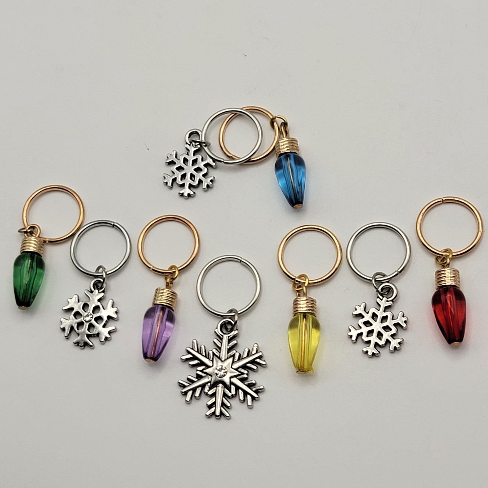 9 Piece Fiber Art Stitch Markers Holiday Lights And Snowflake Charms