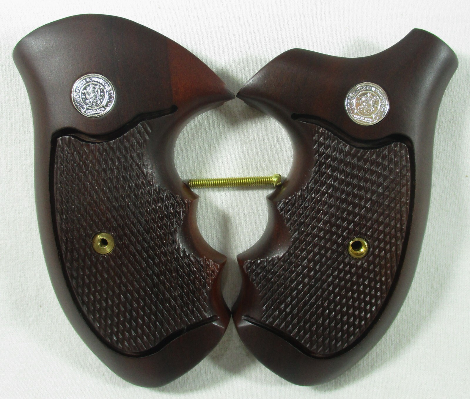New, wood checkered grips For Smith&Wesson Revolvers, N Frame Round Butt