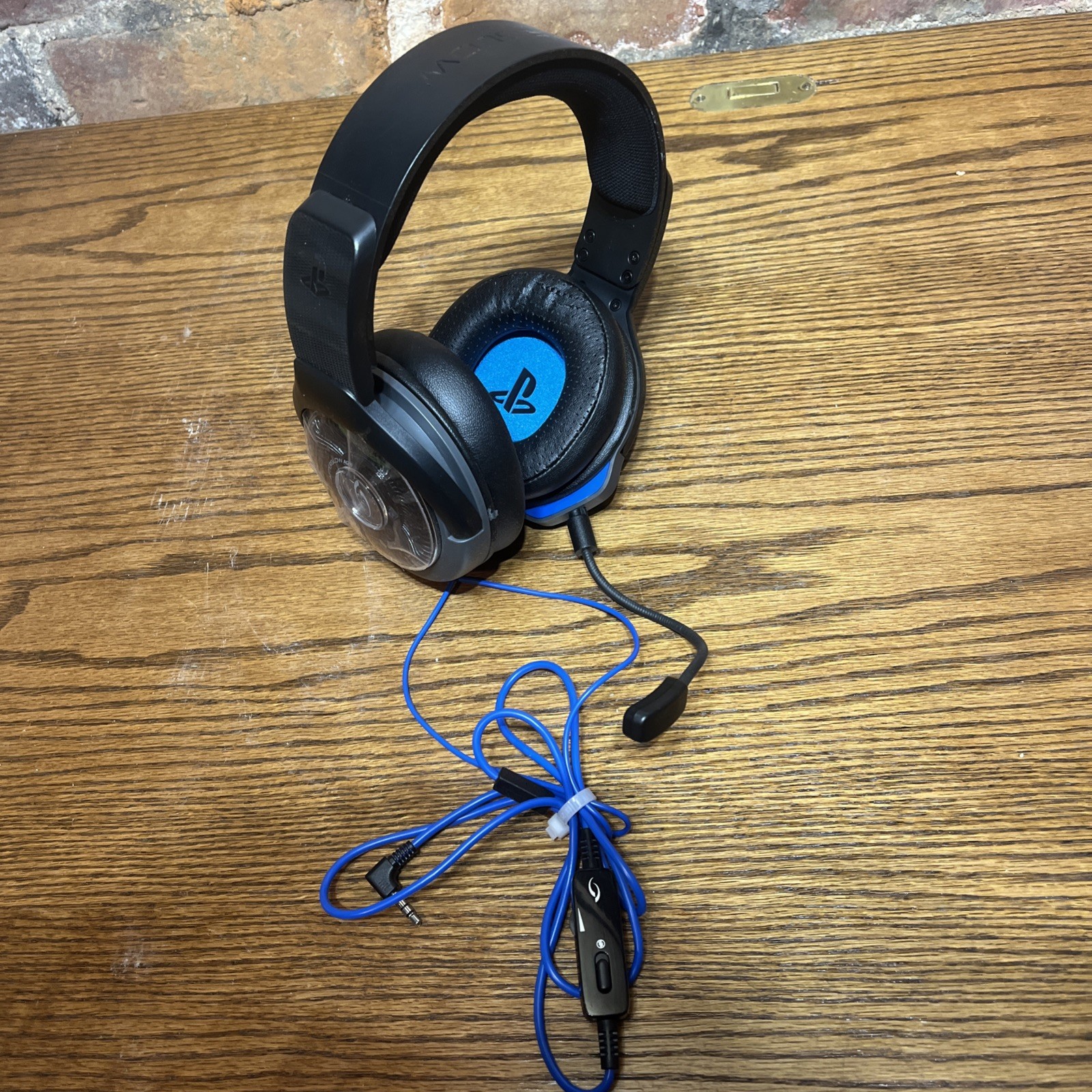Afterglow AG 9 Wired Gaming Headset Black Blue LED PlayStation PS4